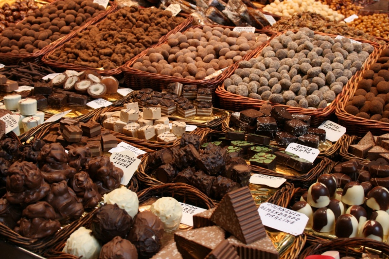 vitrine-PEYMEINADE-min_chocolates_chocolate_nibble_sweetness_fine_chocolates_gourmet_candy_brand-752083