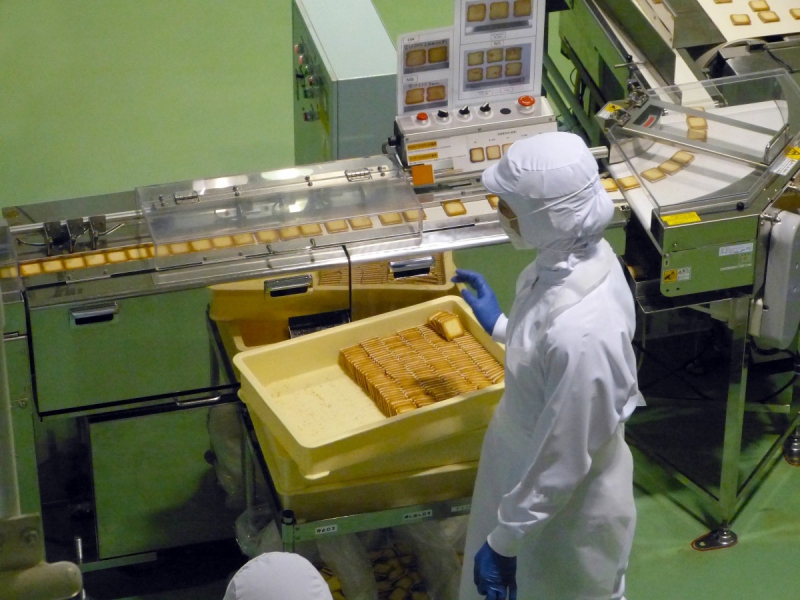 vitrine-PEYMEINADE-min_japan_sapporo_chocolate_factory_label_packaging_cookie_machine_operator-961505